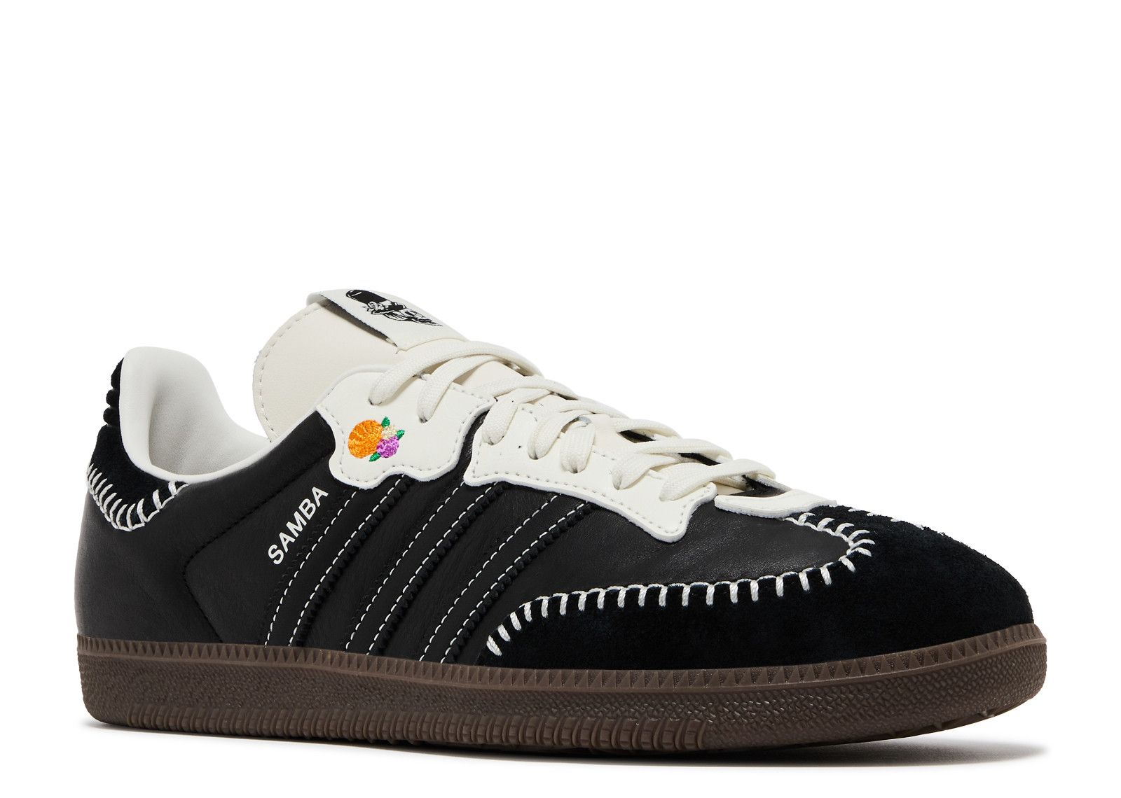 Por el momento, los Adidas Samba Día de Muertos 2024, los tenis coleccionables en México, no cuentan con un precio oficial. 

Foto: Producción El Universal Puebla