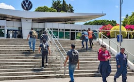 Volkswagen ofrece aumento salarial del 10.04%, Sindicato lo someterá a consulta