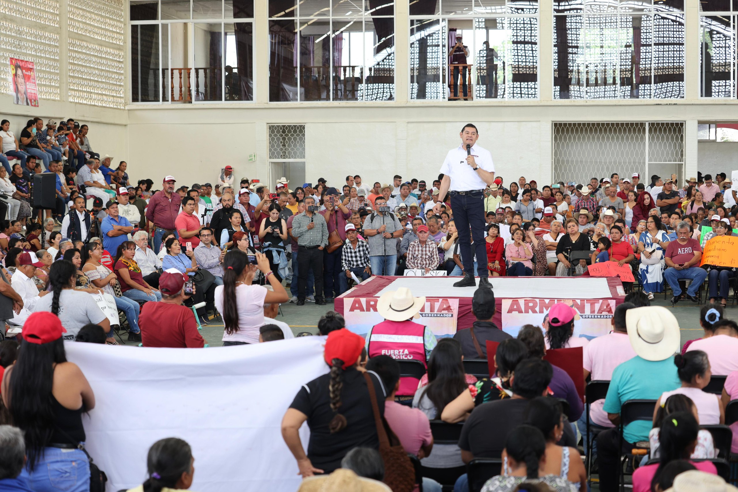 Alejandro Armenta ofrece seguridad interestatal y obra pública en Venustiano Carranza