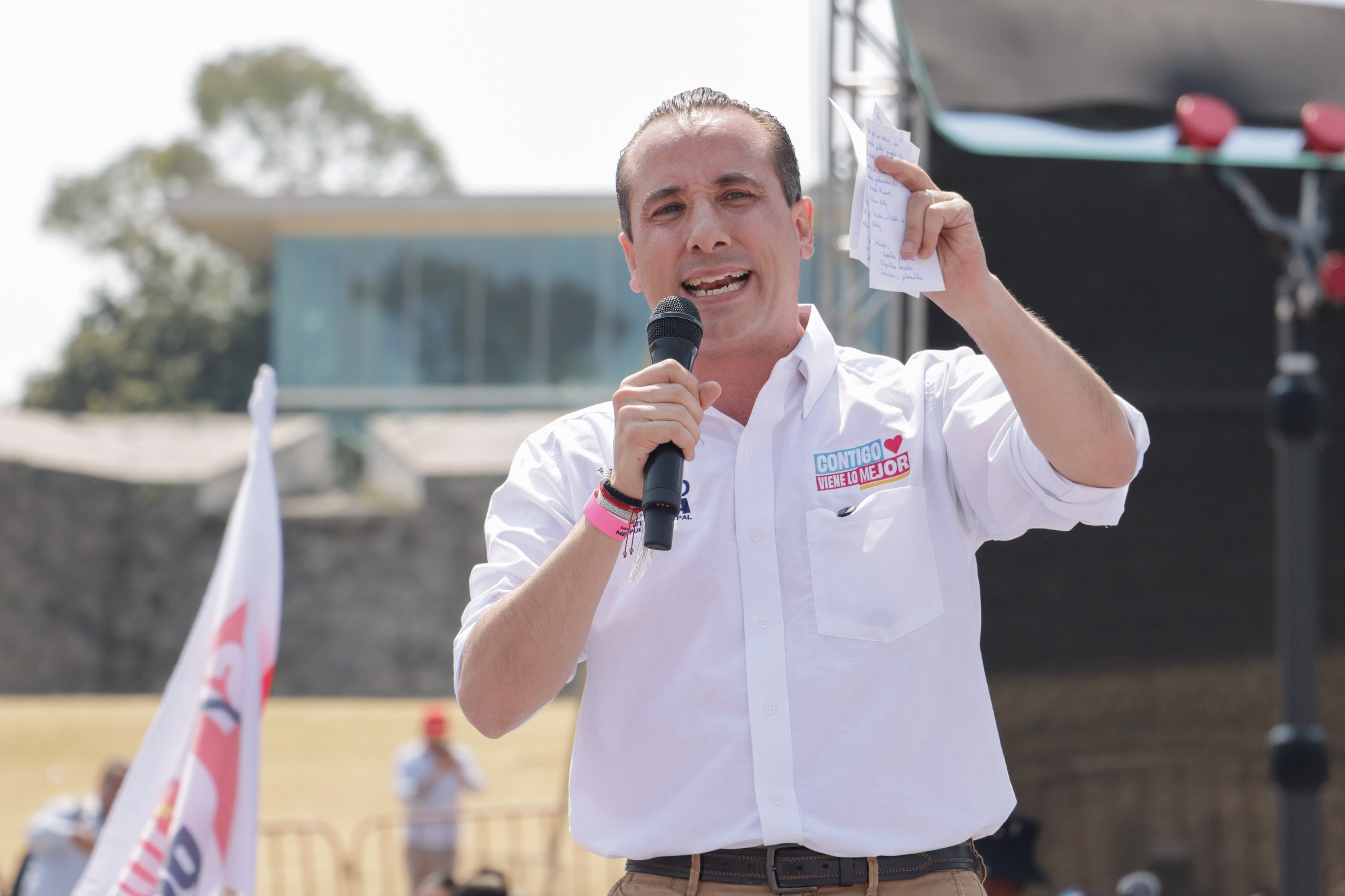 Mario Riestra arrancó su campaña en compañía de Xóchitl Gálvez y Lalo Rivera | Foto: EsImagen
