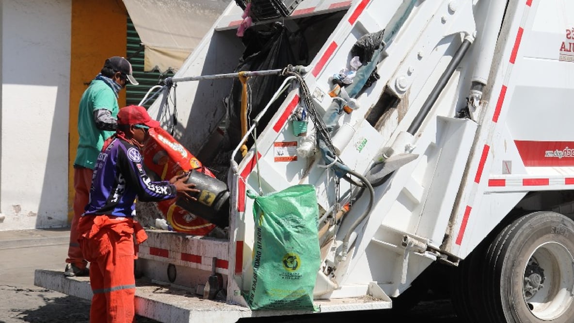 Asimismo, mencionó que se están llevando a cabo campañas informativas con lonas para facilitar este proceso y evitar acumulaciones de basura en la localidad.
Foto: Producción El Universal Puebla