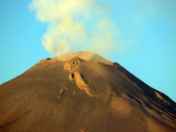 ¿Cuáles son los riesgos de escalar el Popocatépetl?