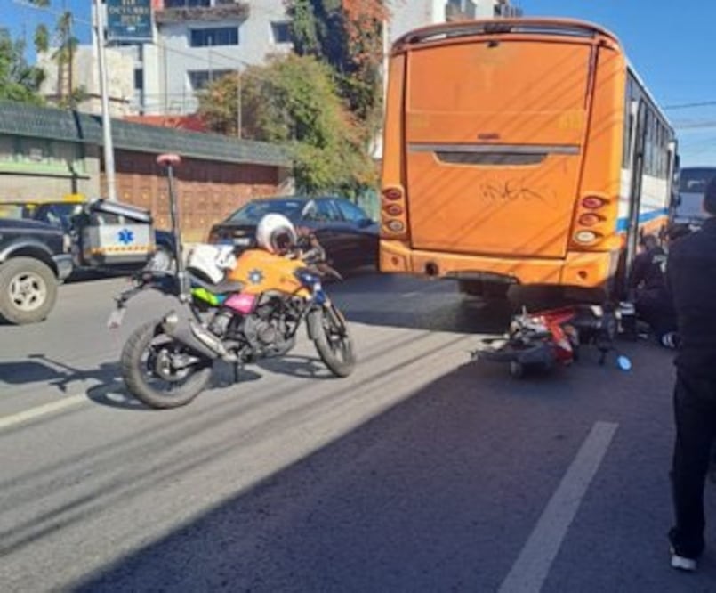 Un aparatoso choque dejó 10 lesionados en la ciudad de Puebla | Foto: PC Municipal Puebla
