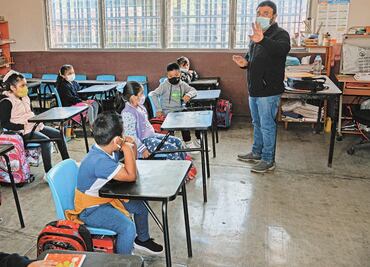 ¿Cuánto gana al mes un maestro en Puebla?