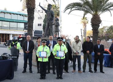 Ayuntamiento entrega equipamiento a elementos de la SSC