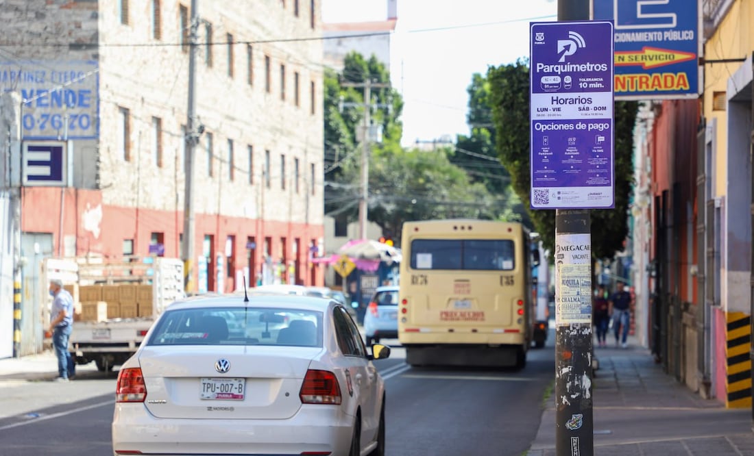 Pie de foto: Buscan reanudar el cobro de parquímetros tras la notificación de la SCJN | Foto: Agencia Es imagen para El Universal Puebla