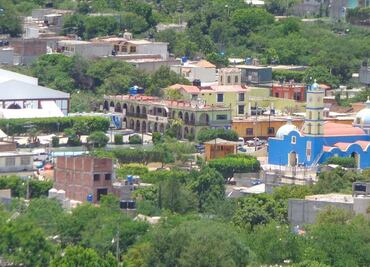 En Tulcingo, un ayudante de jardinero recibe el mismo salario que un asesor jurídico