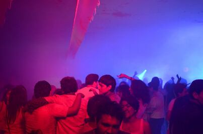 Alumnos de prepa se intoxican y convulsionan en fiesta de Halloween en Tehuacán