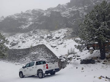 Cae la primera nevada del 2022 en el Pico de Orizaba y el Cofre de Perote