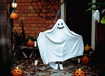 5 ideas de disfraces caseros para Halloween 2025 que arrasan en redes
