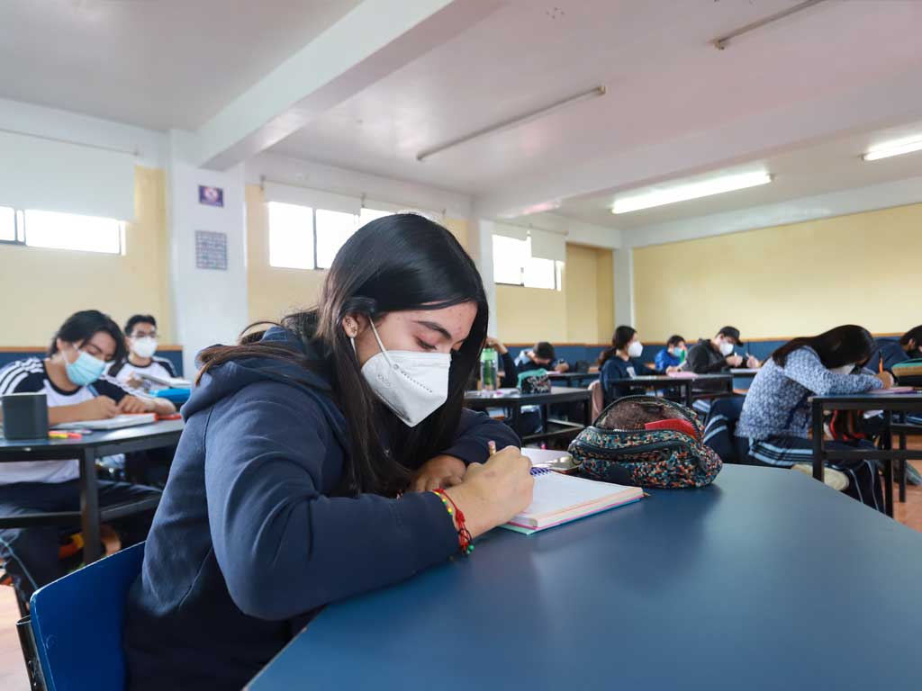 SEP beca a 26 mil estudiantes de escuelas privadas