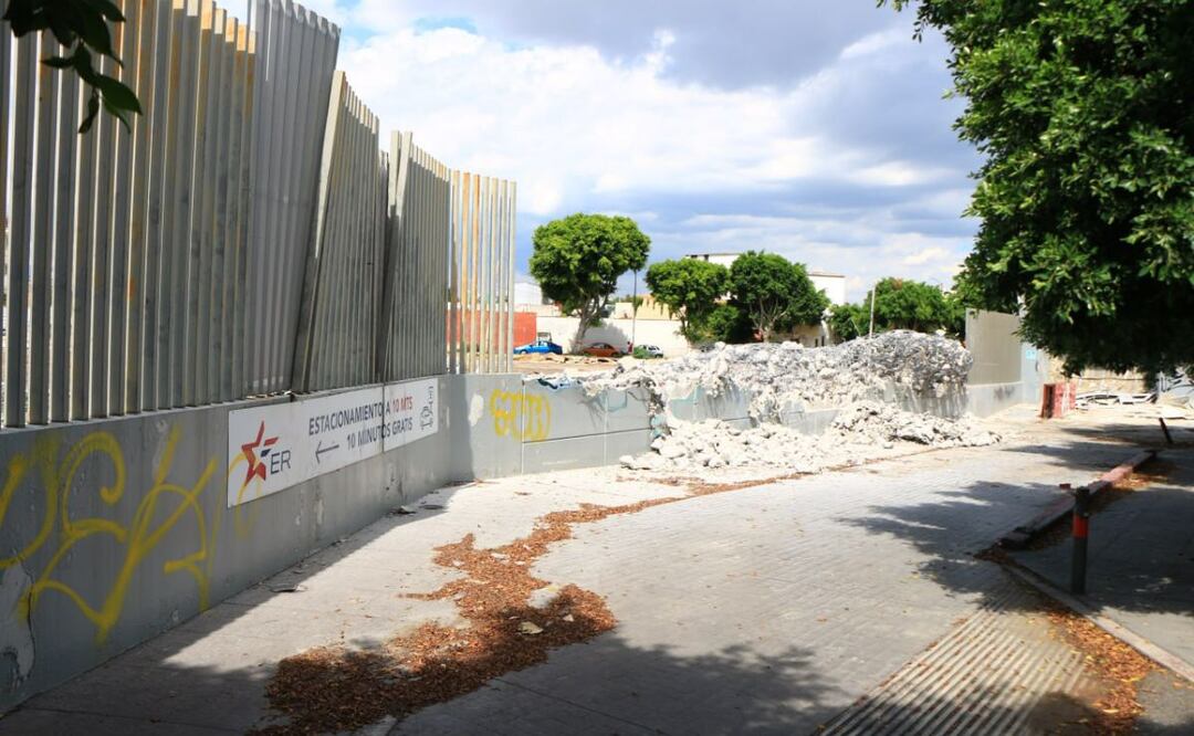 La obra de demolición de la antigua central de autobuses de Estrella Roja fue clausurada | Foto: Agencia Es Imagen para El Universal Puebla