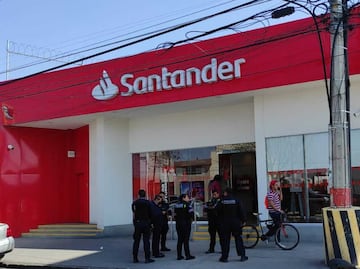 Asaltan con violencia sucursal de Santander en Alseseca