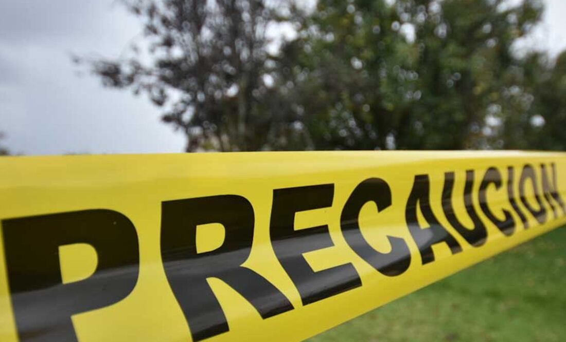 Una madre y su hija resultaron lesionadas tras derrapar su motocicleta por la caída de ceniza en Atlixco | Foto: Agencia Es Imagen para El Universal Puebla