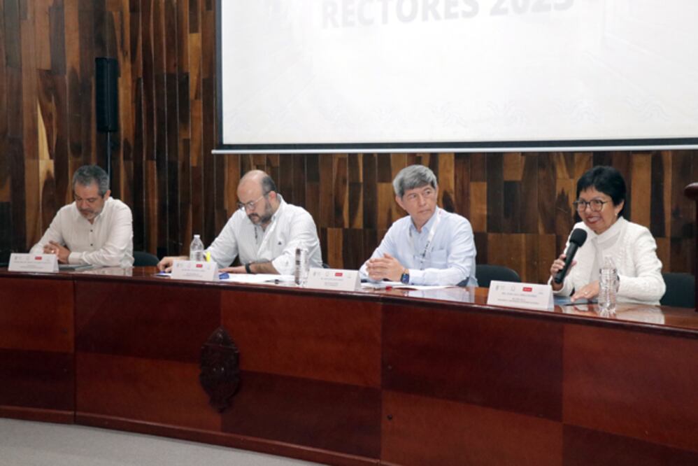 La Rectora compartió que el deber de las universidades es dotar a los estudiantes de herramientas | BUAP