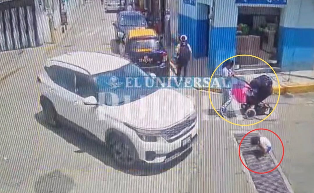 Niño es atropellado en Puebla mientras su mamá estaba distraída con el celular | Foto: Captura de video