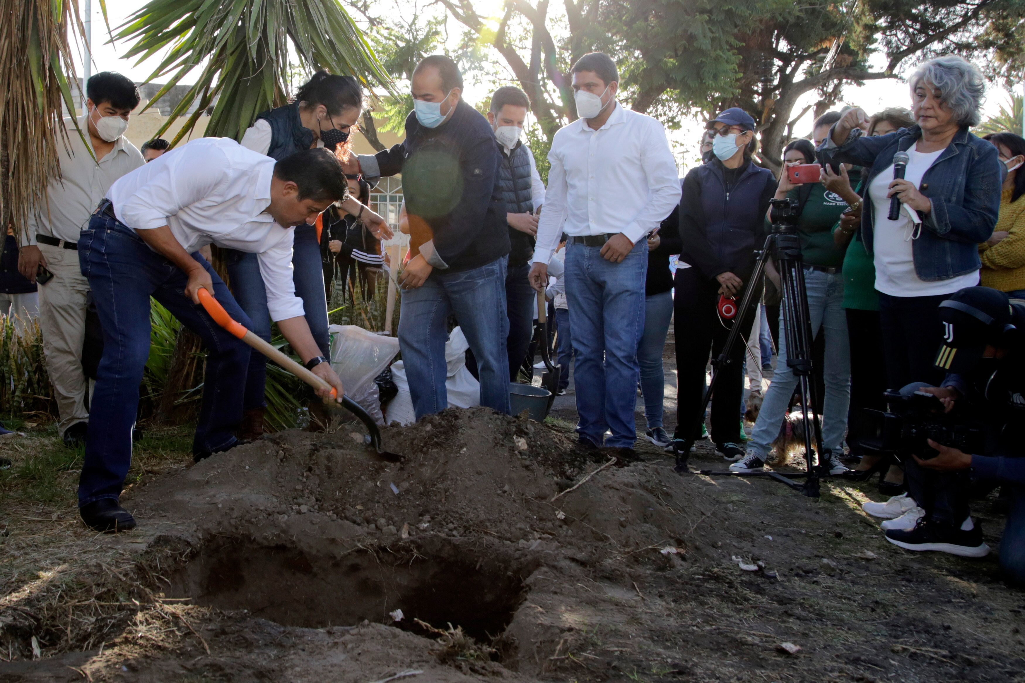 Ve Lalo Rivera desesperación en dichos de Liza Aceves
