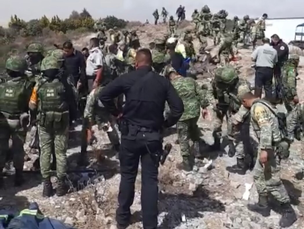 Mueren 2 militares en accidente en la Puebla-Orizaba, hay decenas de heridos