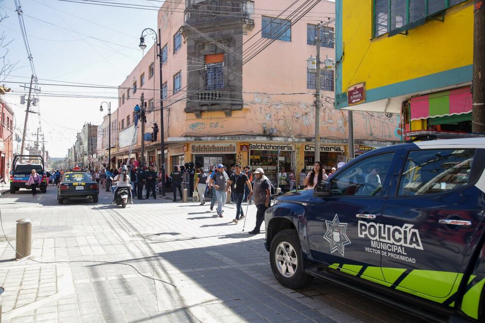 En la zona de mariscos del Centro de Puebla se realizaron operativos | Agencia Es Imagen para El Universal Puebla