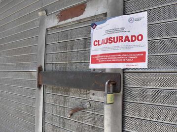 Clausuran estacionamiento de Divará tras robo de vehículos