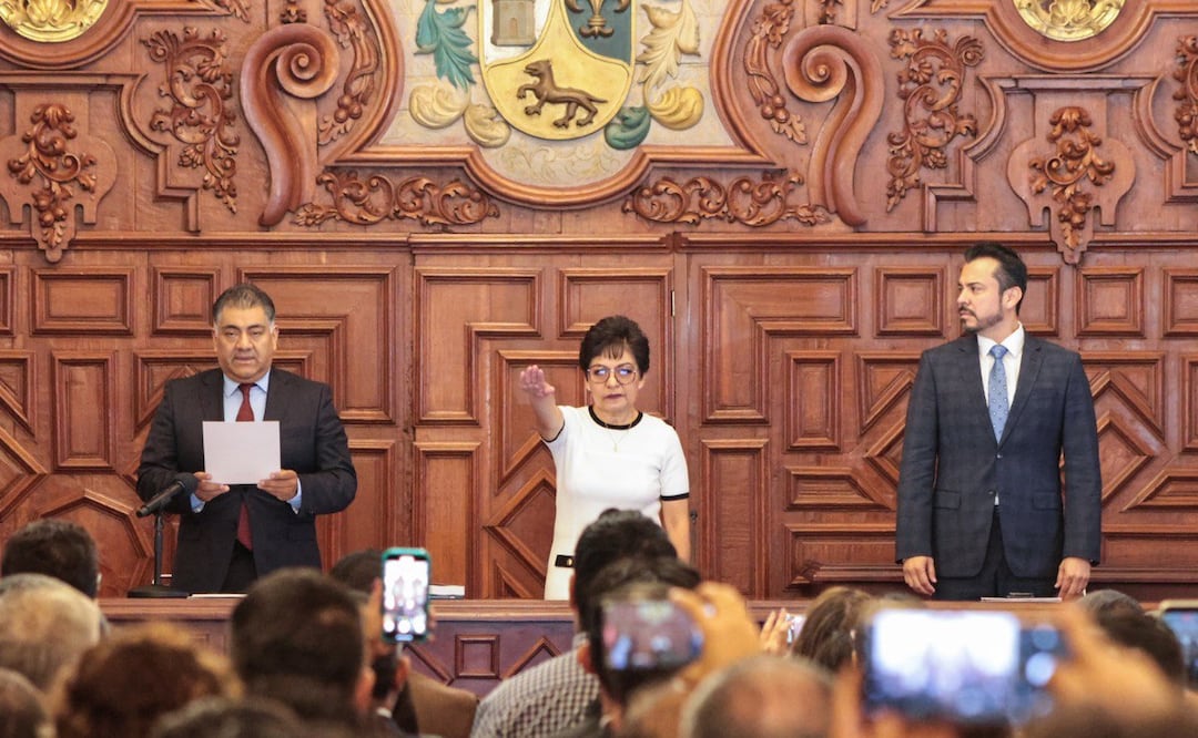 La doctora Lilia Cedillo rindió protesta como rectora este 4 de octubre | Foto: EsImagen