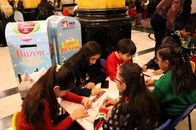 Correos de México te ayuda a enviar tu carta a Santa y a los Reyes Magos 