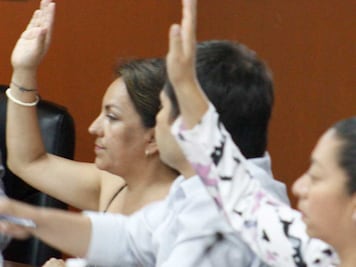 Avala INE en comisiones a los nuevos consejeros del IEE