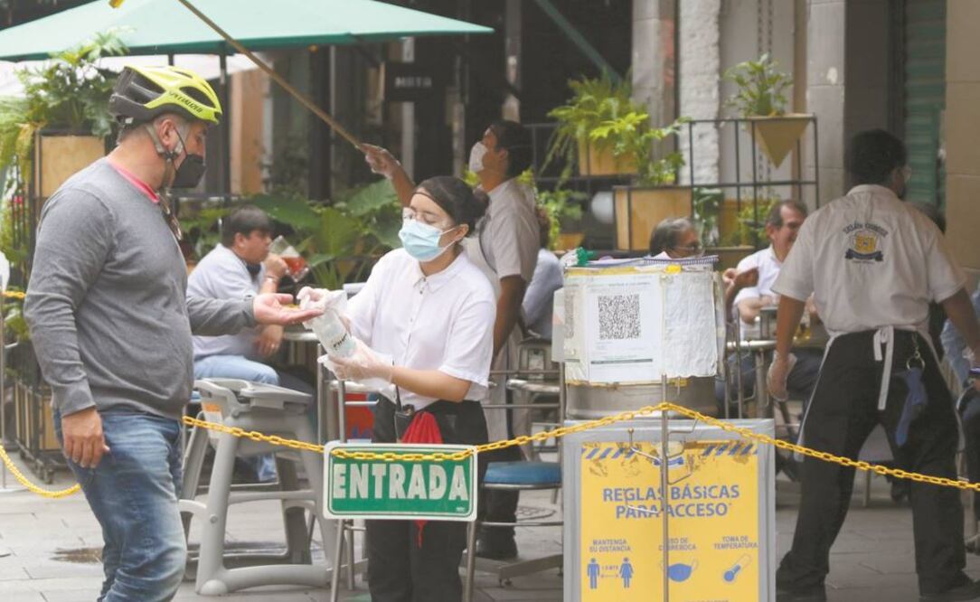 El Gobierno capitalino confía en que los negocios cumplan con el aforo permitido. Foto: Carlos Mejía / EL UNIVERSAL