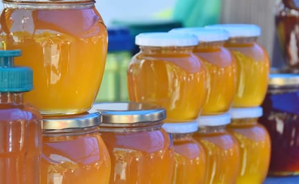 La valiosa miel de las abejas poblanas