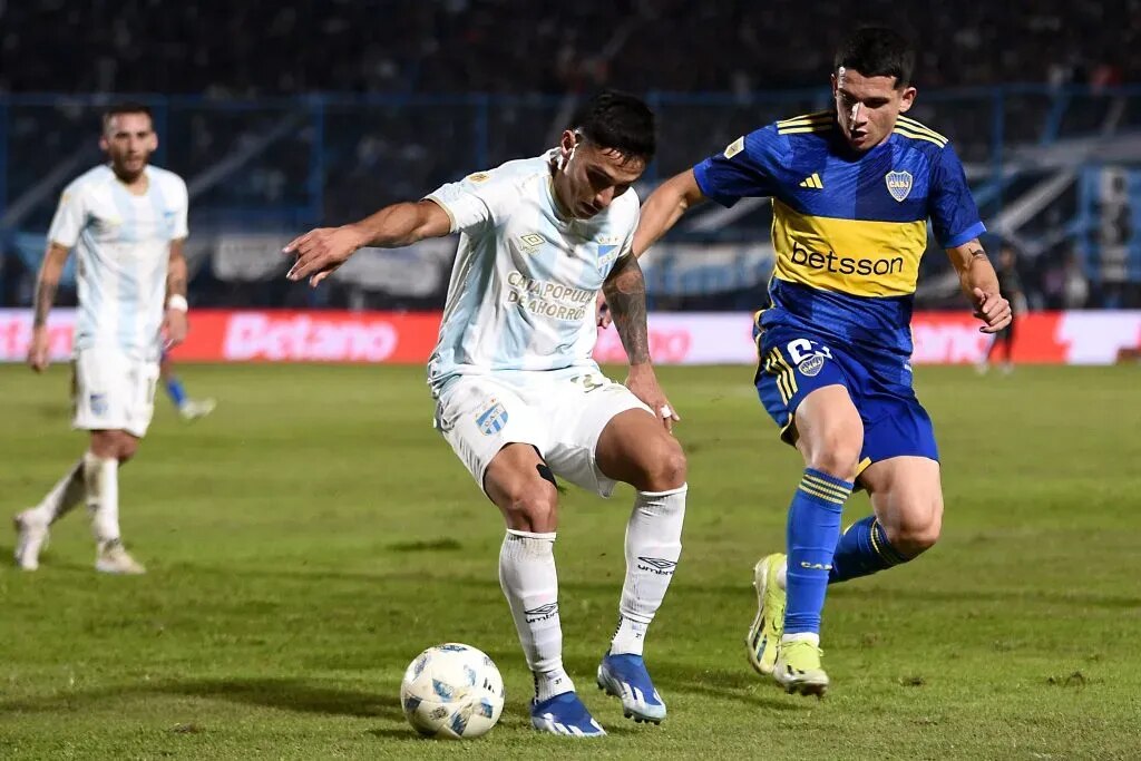 El Atlético de Tucumán está en busca de una oferta más elevada para Mateo Coronel. Según el especialista, esto resulta complicado para La Franja. 

Foto: Producción El Universal Puebla