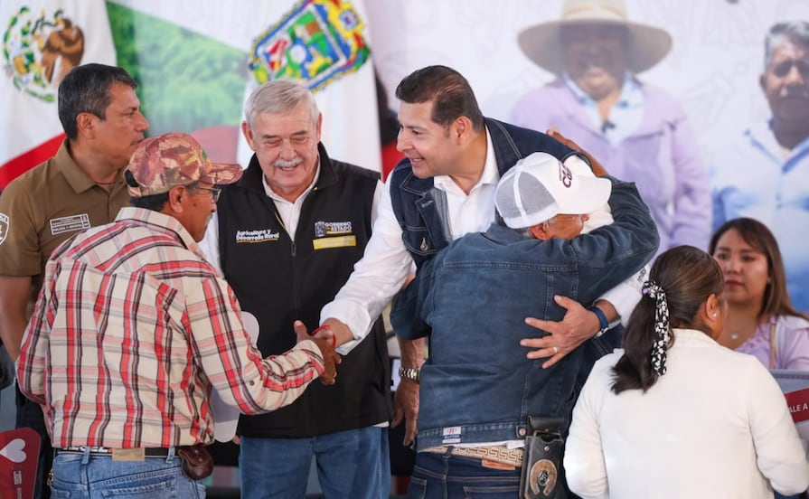 Cuautinchán recibe apoyos al campo, infraestructura y vivienda del Gobierno de Puebla