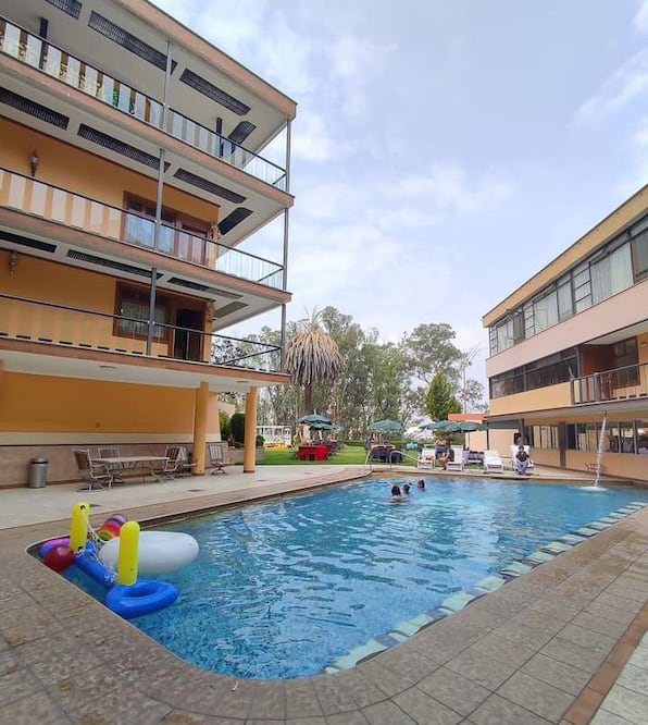 En esta Semana Santa puedes disfrutar la alberca del Hotel Lastra con el Day Pass | Foto Hotel Lastra