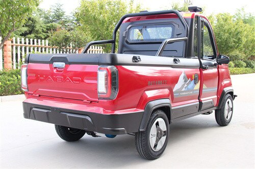 Esta camioneta es compacta y a un precio muy accesible | Foto: freepik / haibaoev