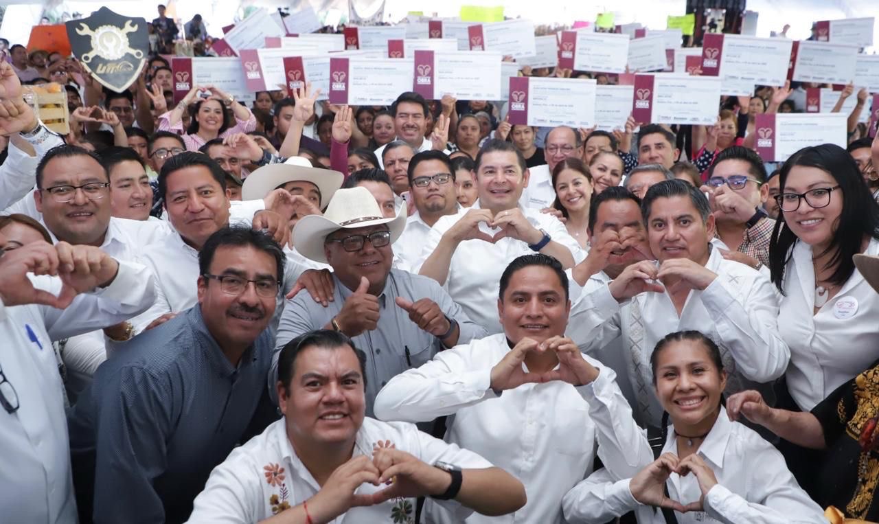 Este año se destinarán mil millones de pesos en obra comunitaria | Foto: Gobierno del Estado de Puebla