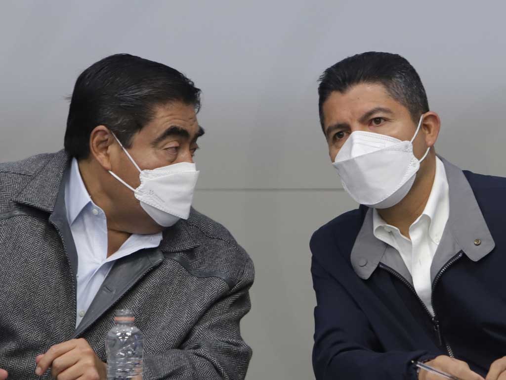 Rescatará Barbosa a Lalo Rivera con 50 mdp para bacheo en la capital de Puebla