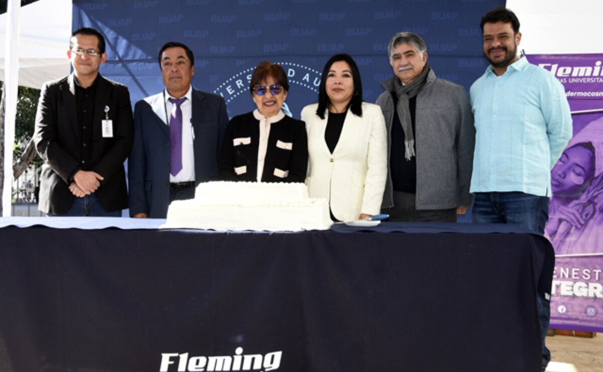 Rectora Cedillo celebró el crecimiento de la Farmacia Fleming, cadena con 17 sucursales I Foto: BUAP