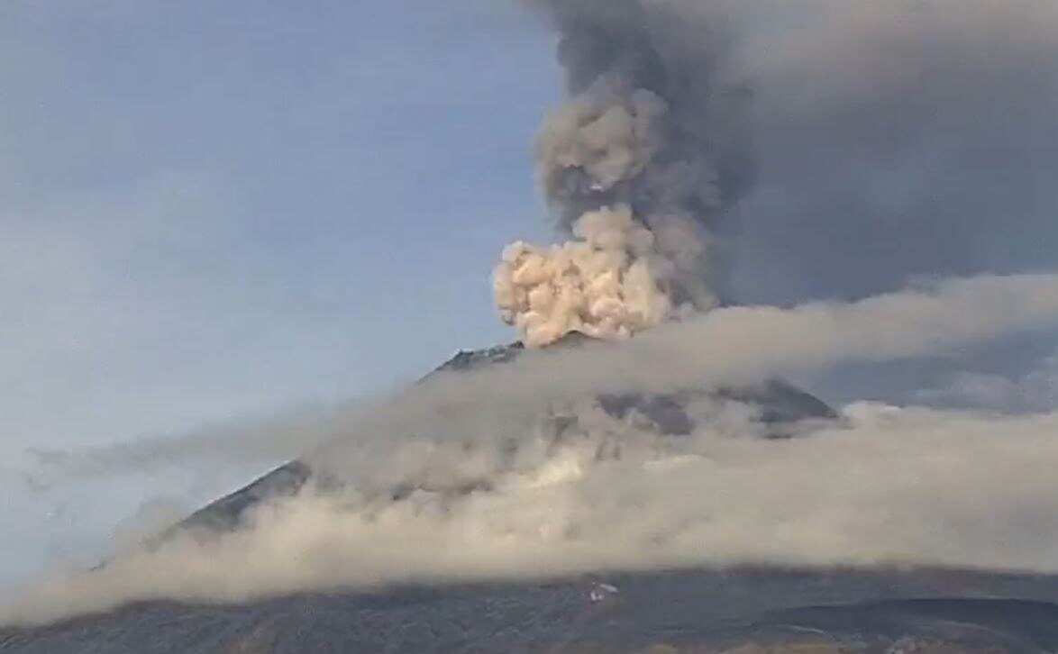 Popocatépetl registra explosión y acumula 128 exhalaciones en 24 horas
