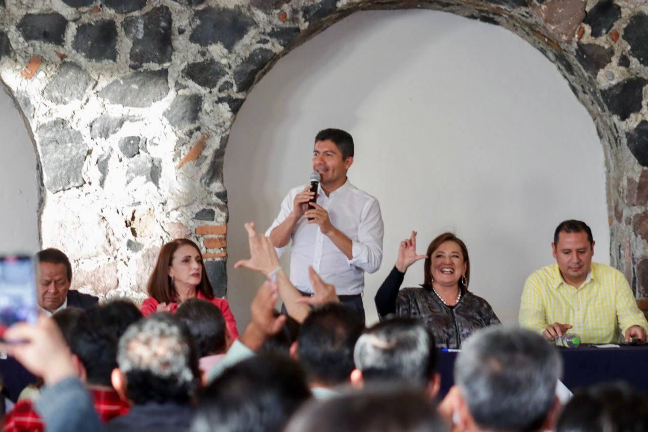 Xóchitl Gálvez y Lalo Rivera se reúnen con estructuras partidistas