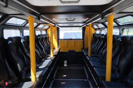 Limusina todoterreno para 22 pasajeros será subastada en EU