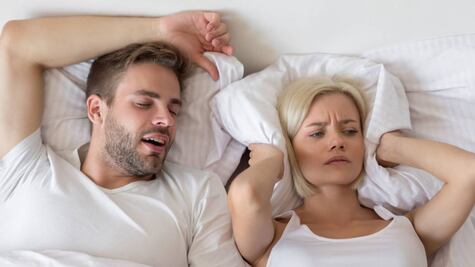 ¿Por qué es malo hablar dormido y qué hacer?