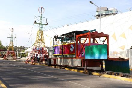 Ya huele a Feria de Puebla 2023, comienza instalación del Teatro del Pueblo 
