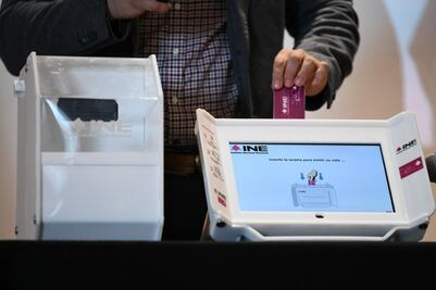 Elecciones 2024: ¿cómo votar en las urnas electrónicas y dónde estarán instaladas?