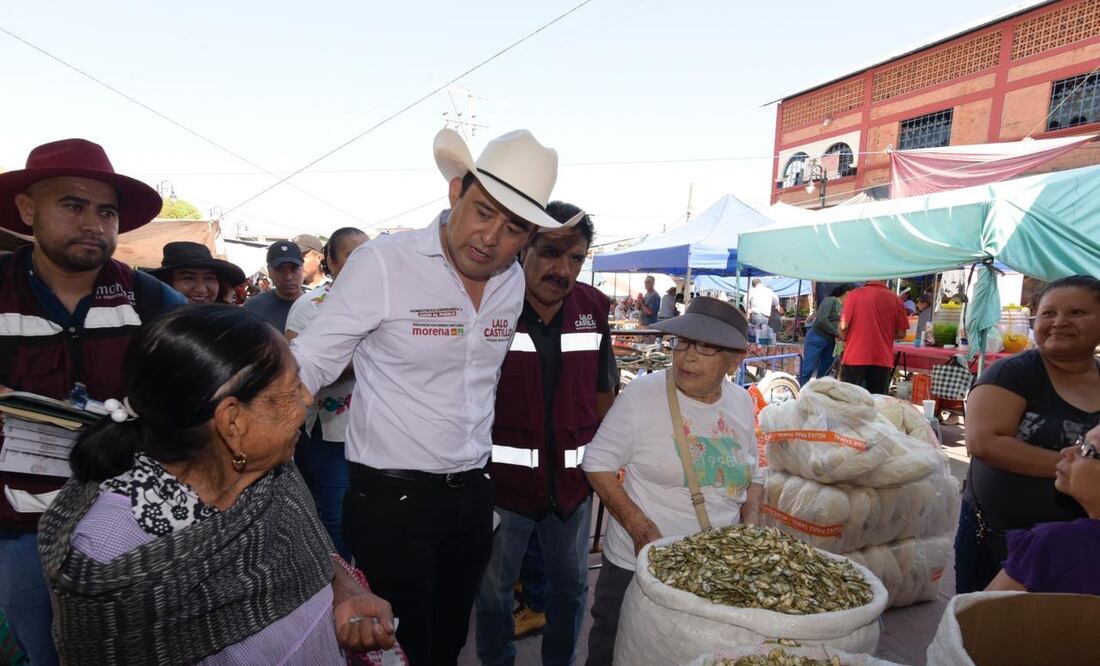 Lalo Castillo recorrió las calles de Huehuetlán el Chico | Foto: Especial