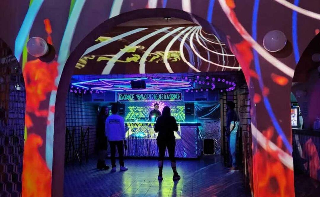 Una mujer denunció en redes sociales que staff del antro Diente de León en Cholula la golpeó junto con su novio y amigos |  Foto: Facebook Diente de León 05:32 PM