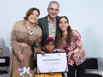 Entrega SEP certificados de terminación de estudios a alumnos de “Aulas Hospitalarias”