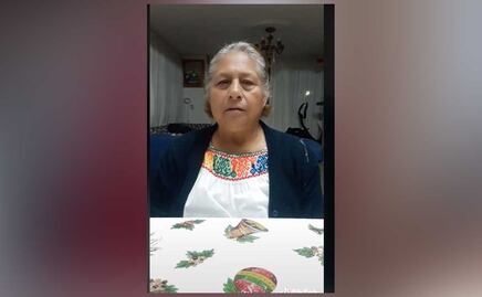 Abuelita poblana enseña náhuatl a sus seguidores