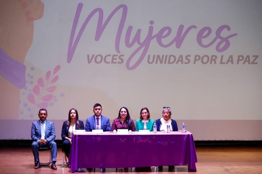 Tonantzin Fernández encabezó el foro de mujeres | Foto: Especial