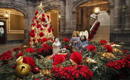 Instalan Nacimiento de talavera en Palacio Municipal 