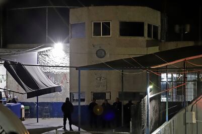 Trasladan a doce reos peligrosos del penal de San Miguel a Ceferesos 