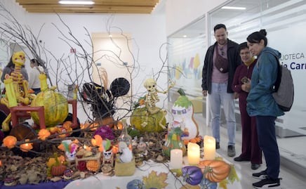 Universidad para Adultos BUAP celebra la tradición del Día de Muertos